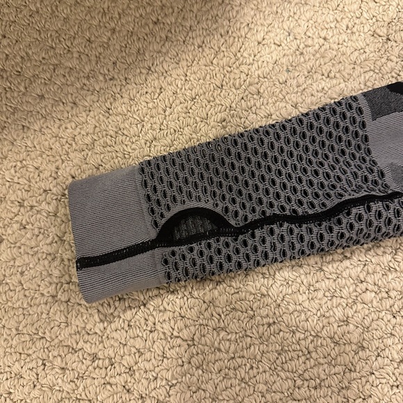 Lone Star crop top cut out long sleeve size M grey and black Camo - Picture 7 of 7